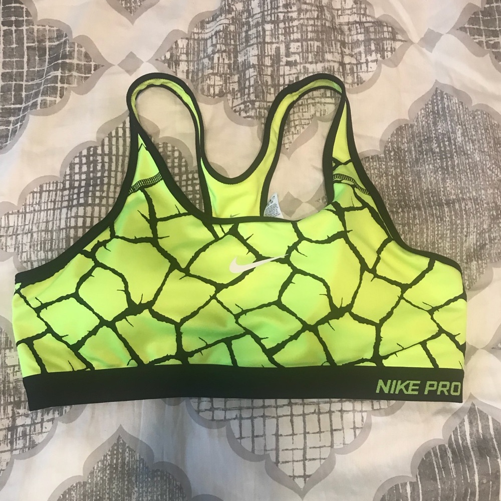 Nike pro sports bra
